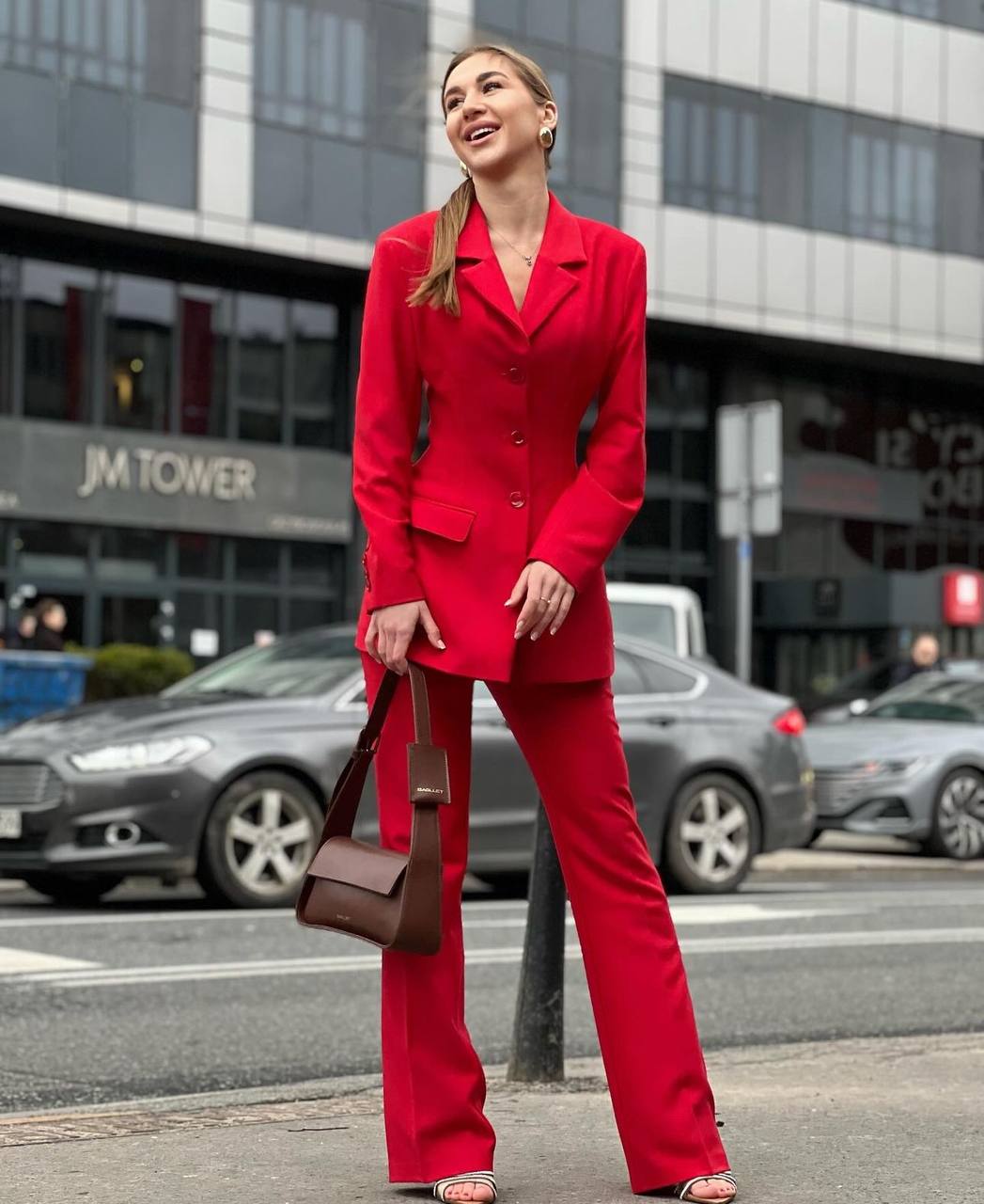 Какие пиджаки будут в моде осенью-2024